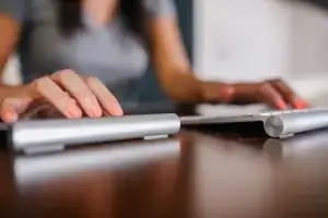 Earning Online Without Investing: Is It Really Possible? 4 Earn_online_play