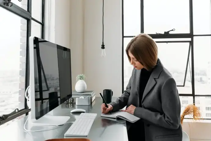 Professional Blogger: Who He Is and How To Become One 1 how_to_become_a_Professional_blogger