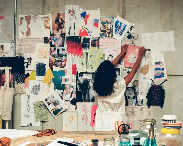 Fashion Blogger: Who He Is and How To Become One 1 who_is_a_fashion_blogger